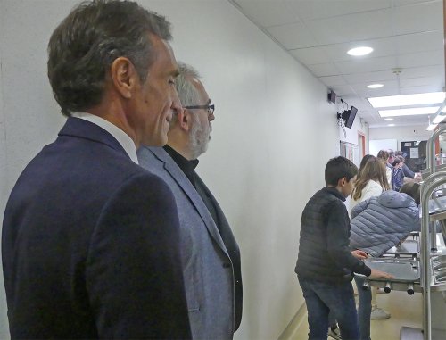 Arnaud Viala, Président du Département de l'Aveyron en visite au collège (...)