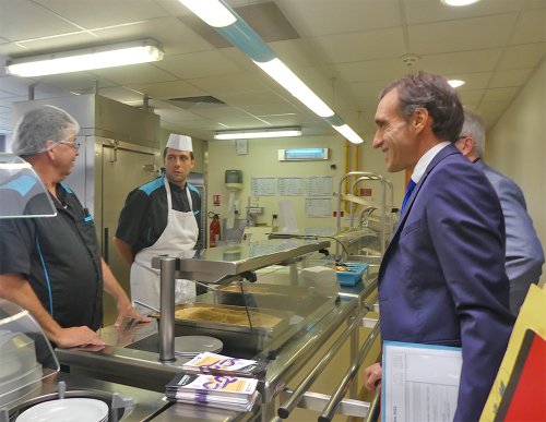 Arnaud Viala, Président du Département de l'Aveyron en visite au collège (...)